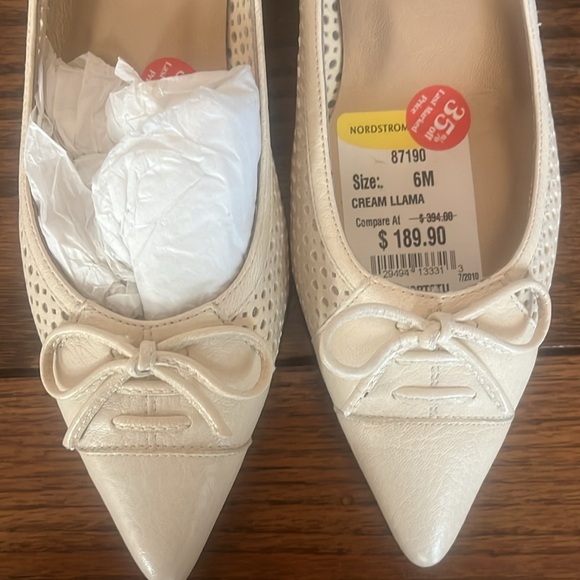 Stuart Weitzman Ivory Kitten Heel Lazer Cut Size 6 New With Tag - Picture 3 of 7